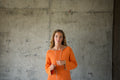 Sweater naranjo orilla colores