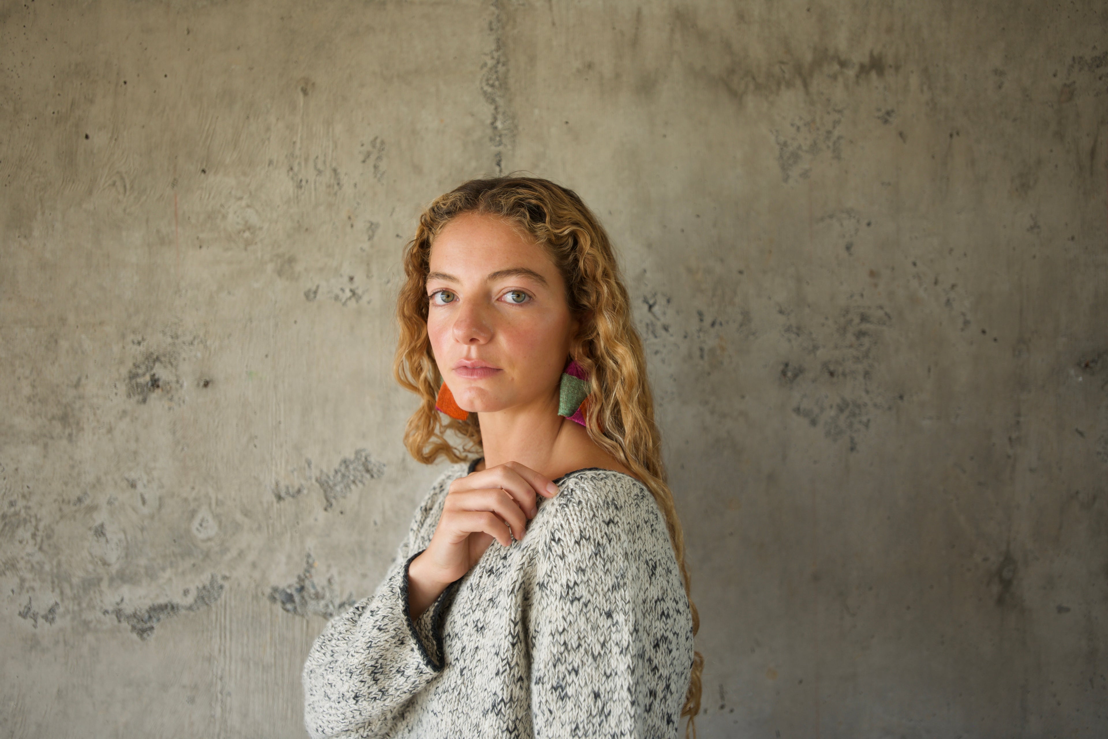 Sweater jaspeado alpaca blanco marengo orilla lino