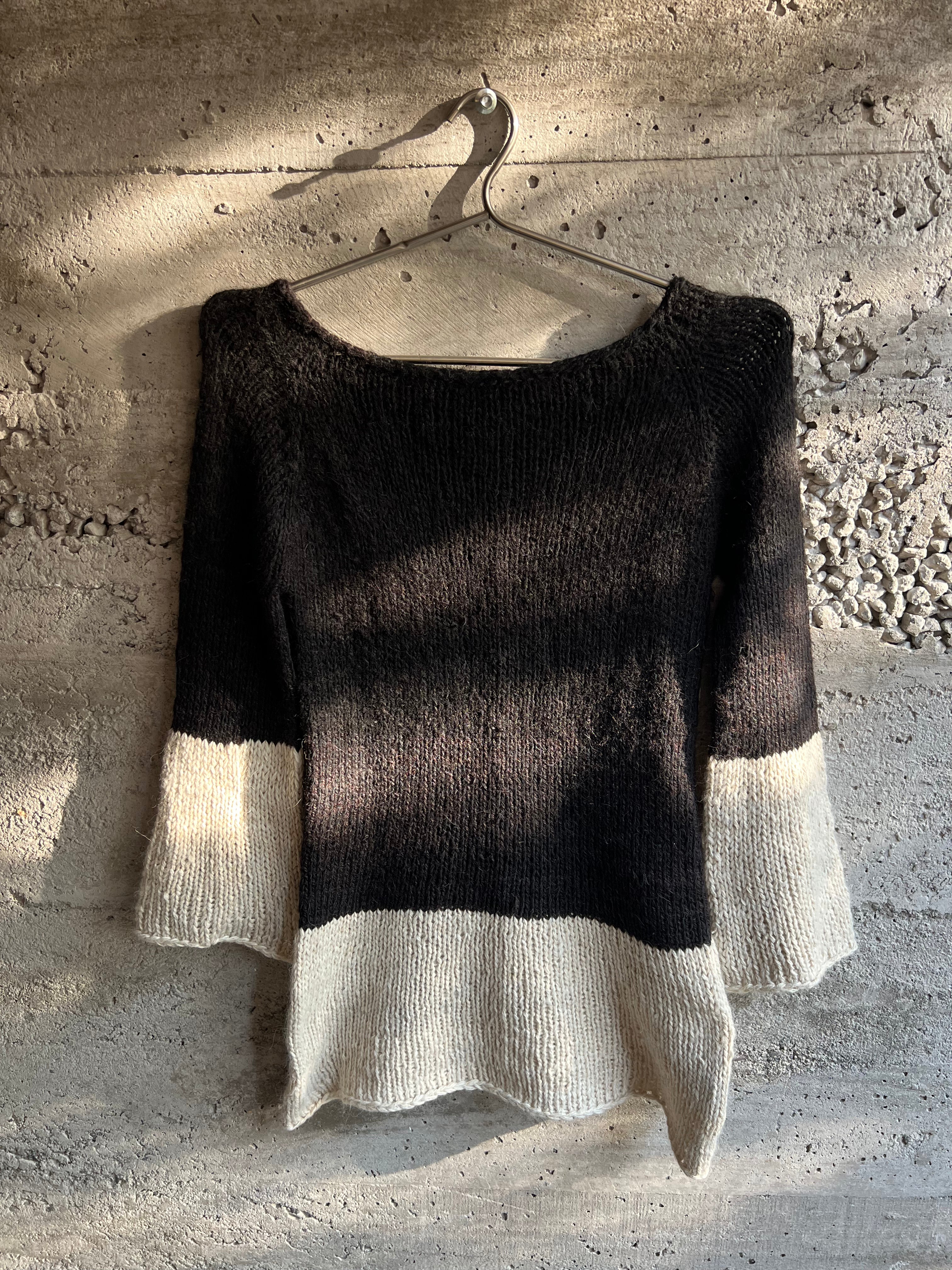 Sweater Alpaca Negro Puño Blanco